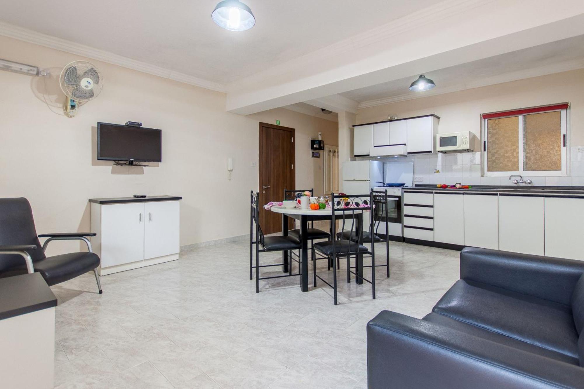 Pool & Sea Merill Apartments Мелліха Номер фото